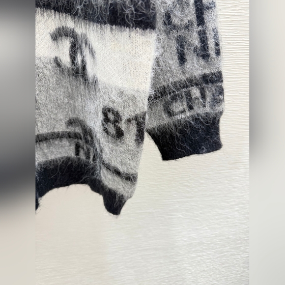 CHANEL Monogram Jacquard V-Neck Knit Cardigan - Picture 7 of 8